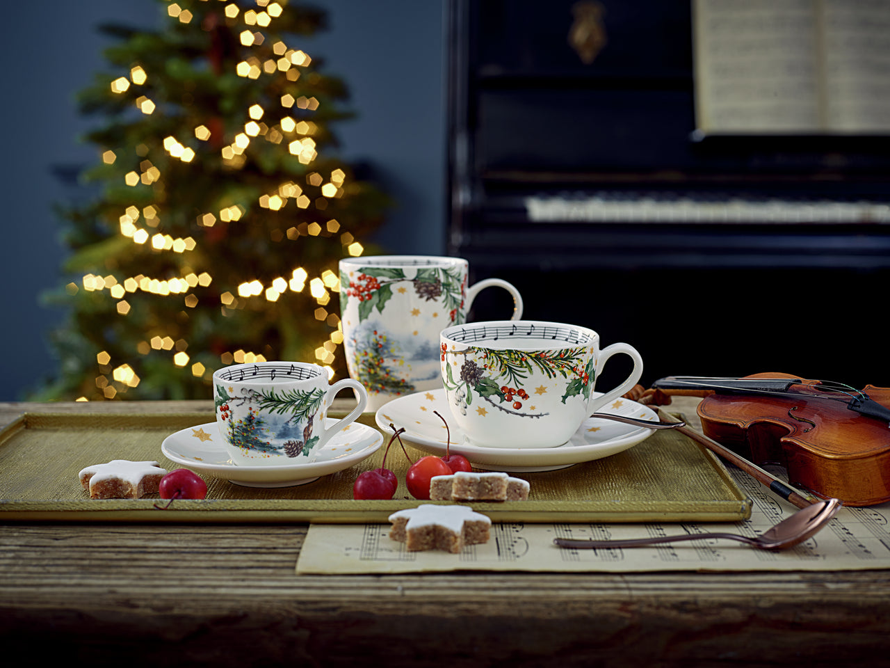 Hutschenreuther Sammelserie 2023 Am Weihnachtsbaum Becher mit Henkel - Produktbild 3