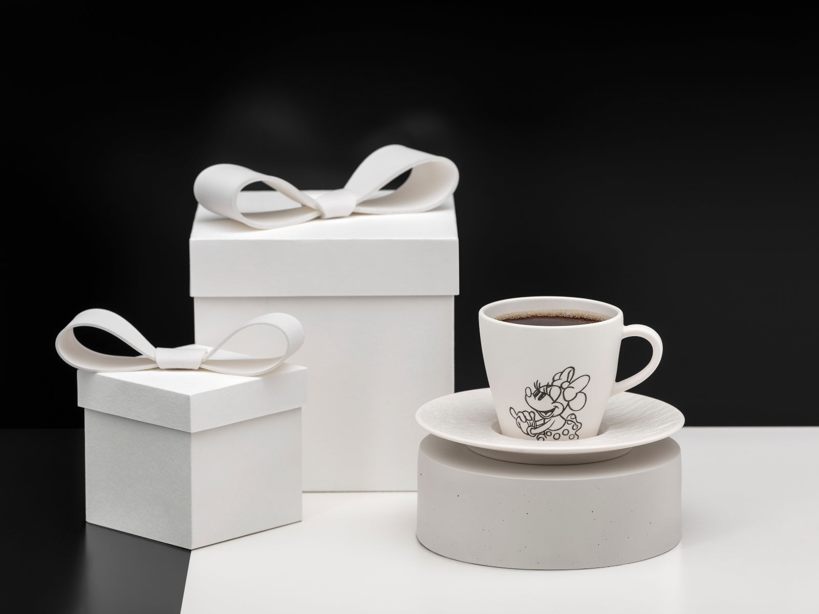 Villeroy & Boch Manufacture Rock blanc - Mickey Mouse Kaffee-Untertasse 15,5cm - Produktbild 3