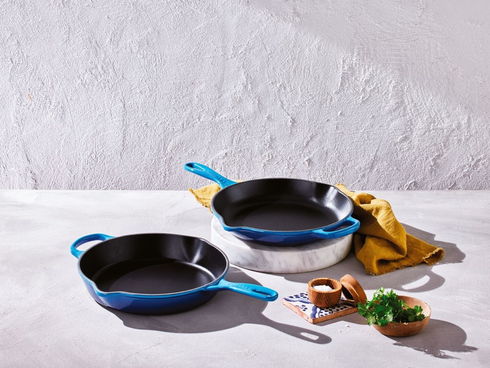 Le Creuset Brat- und Servierpfanne Signature rund azure 23cm - Produktbild 7