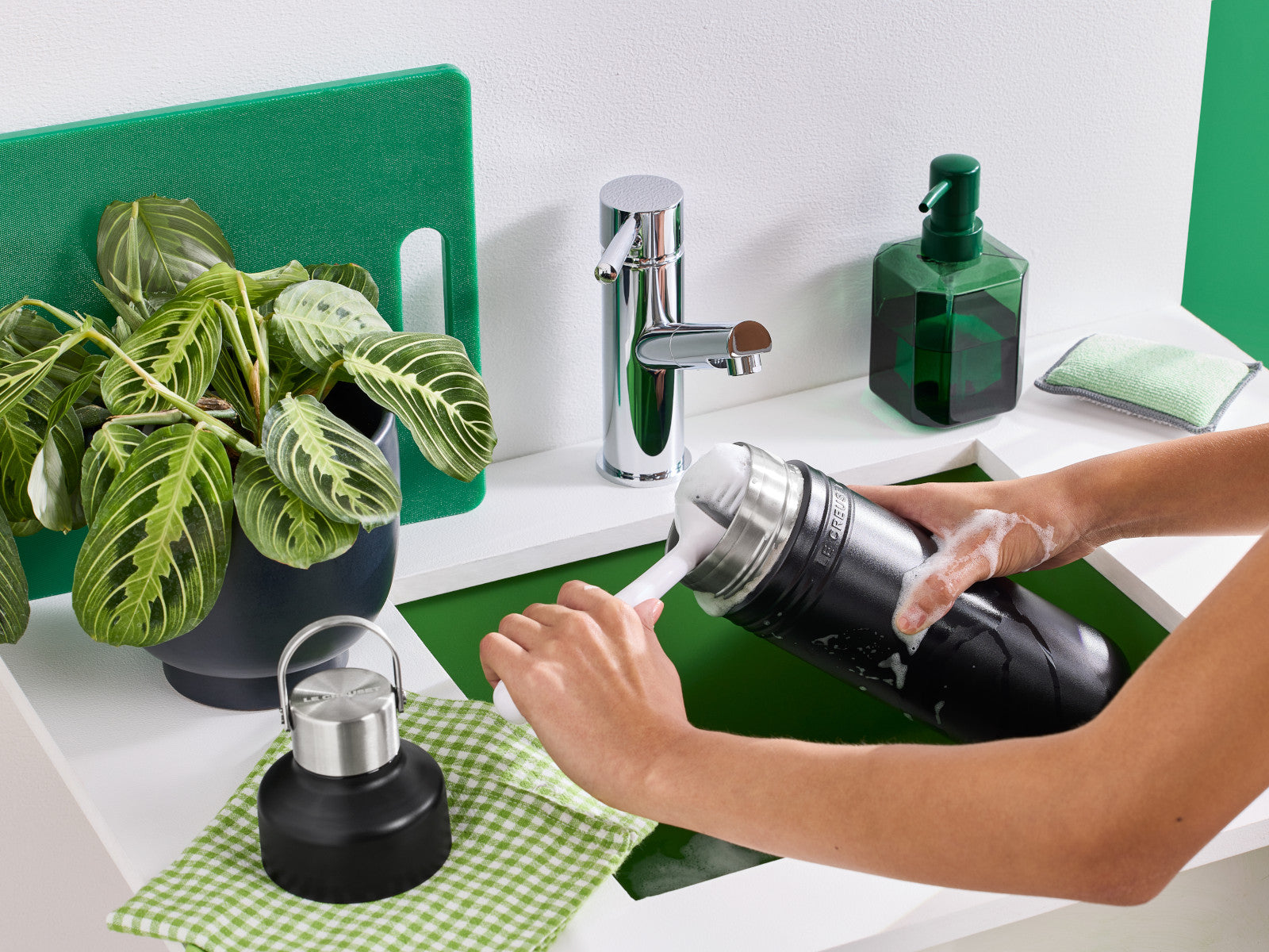 Le Creuset On The Go Trinkflasche schwarz matt 500ml - Produktbild 12