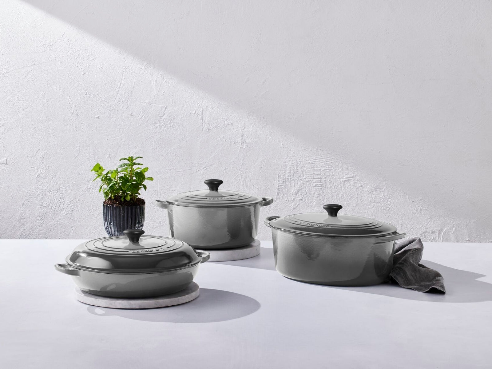 Le Creuset Gourmet-Profitopf Tradition rund perlgrau 30cm - Produktbild 6