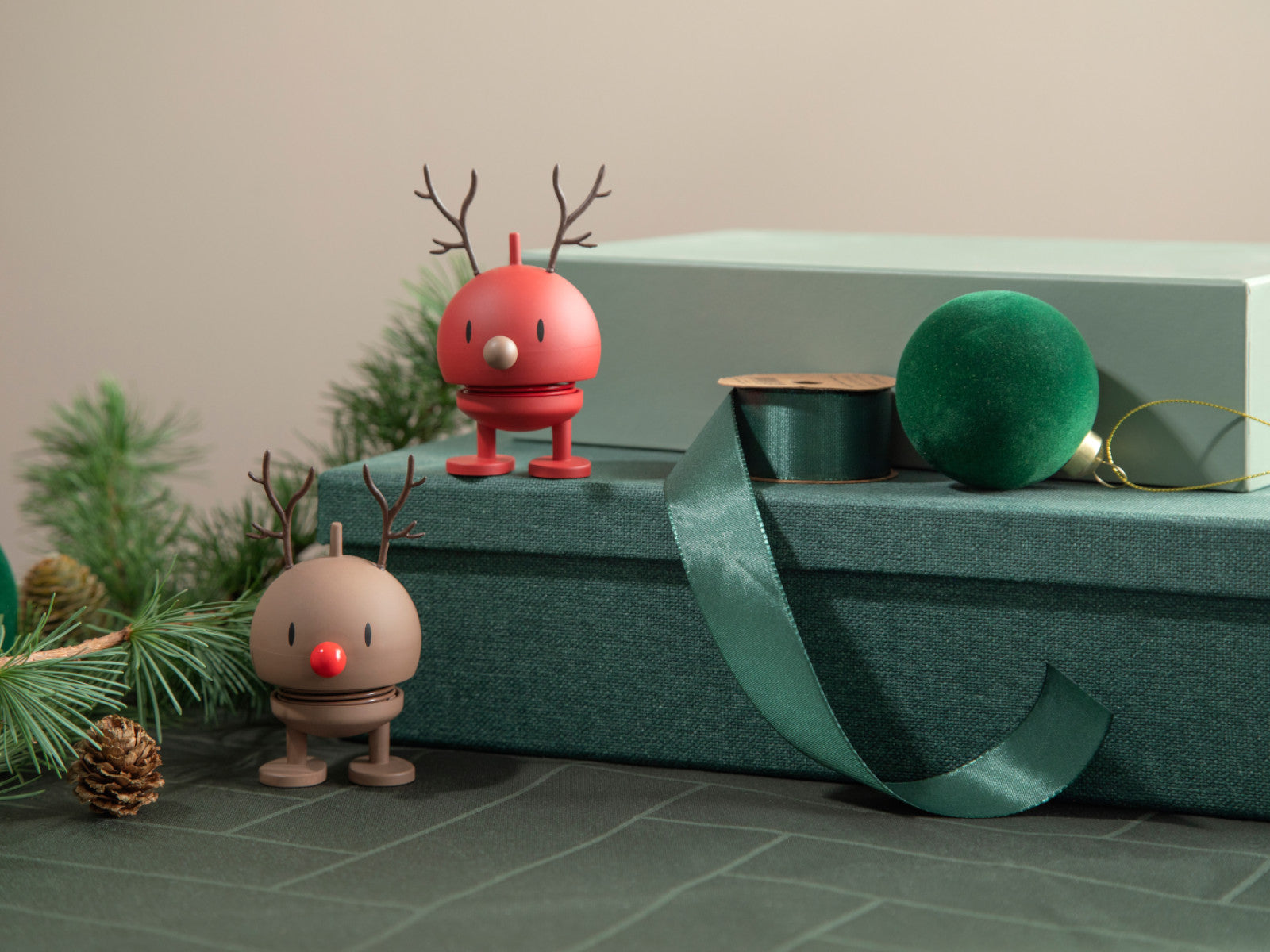 Hoptimist Soft Bumble S berry Reindeer 7,2cm - Produktbild 4