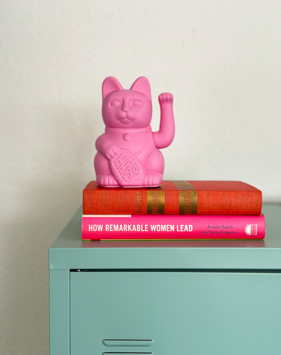 Donkey Products Lucky Cat Classic Winkekatze hot pink 15cm - Produktbild 6