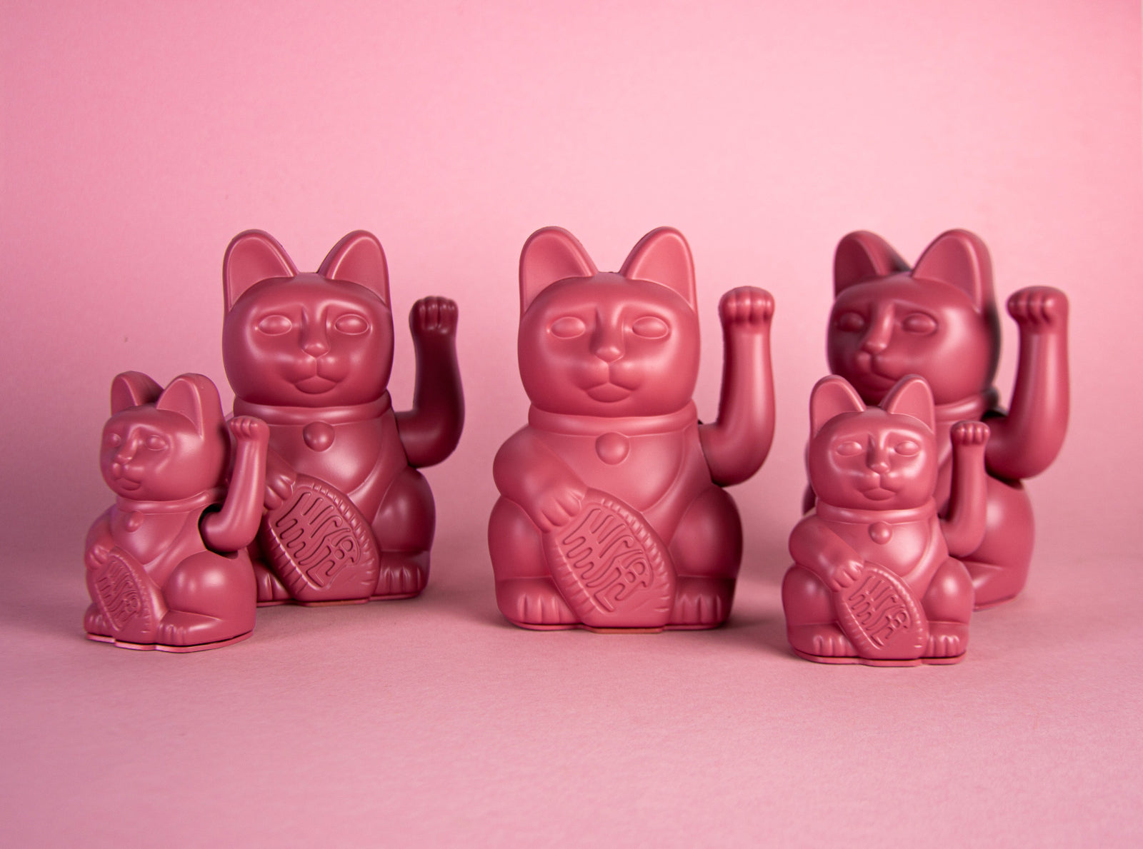 Donkey Products Lucky Cat Classic Winkekatze berry red 15cm - Produktbild 5