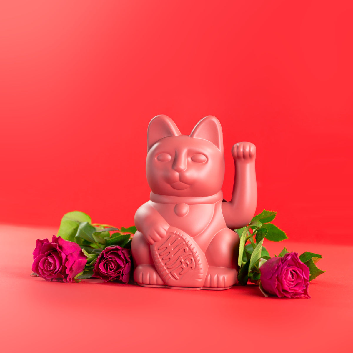 Donkey Products Lucky Cat Classic Winkekatze berry red 15cm - Produktbild 3