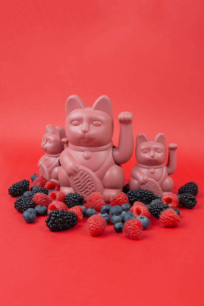 Donkey Products Lucky Cat Classic Winkekatze berry red 15cm - Produktbild 4