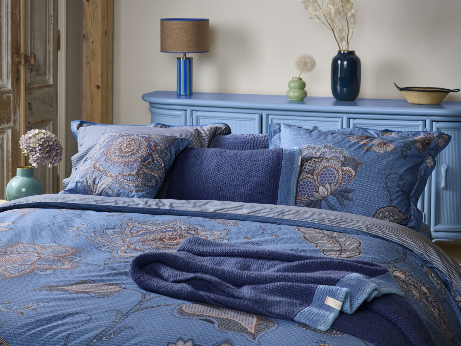 PIP STUDIO Mumbai Night Kissen quadratisch blau 45x45cm (1Stück) - Produktbild 6