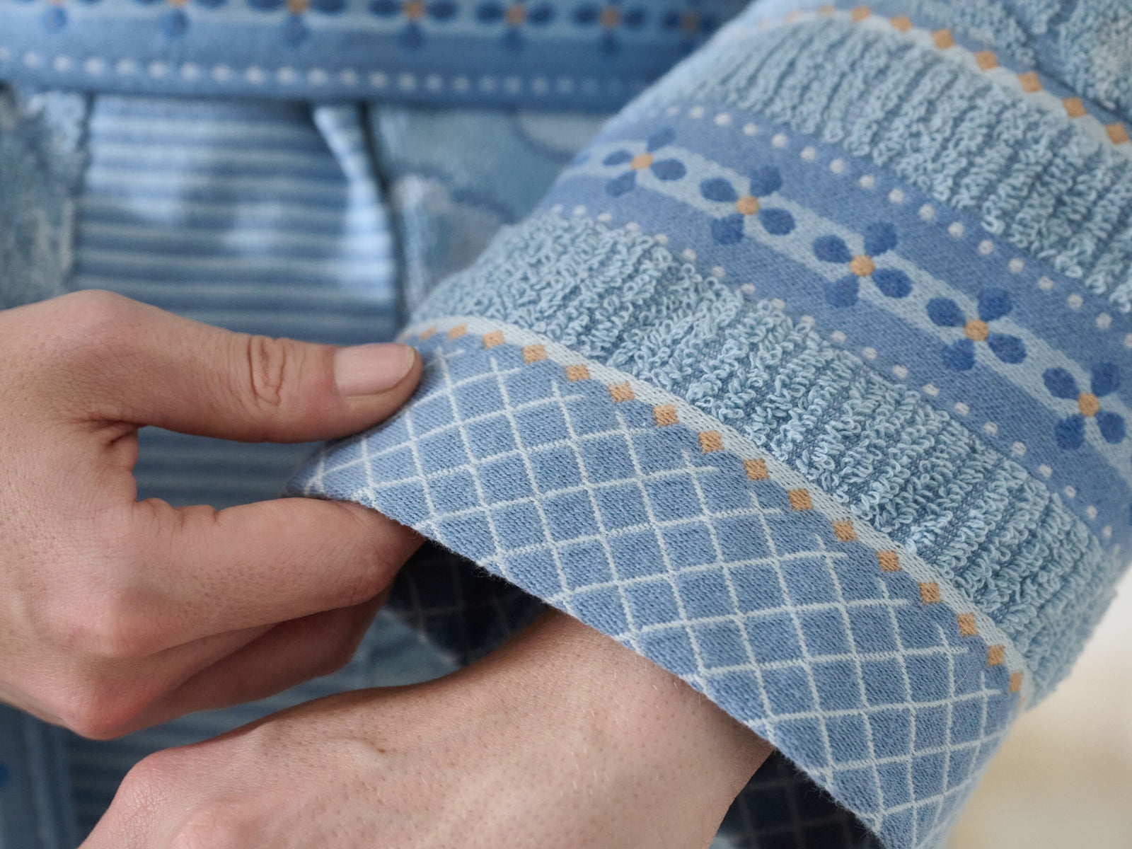 PIP STUDIO Jasmin Jacquard Bademantel light blue S (1 Stück) - Produktbild 4