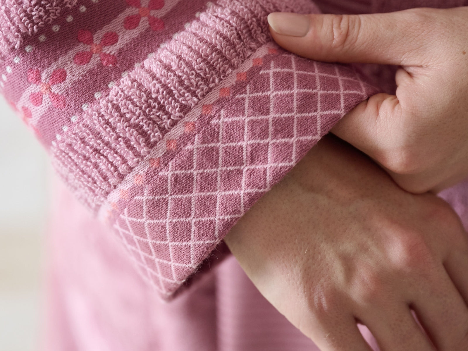 PIP STUDIO Jasmin Jacquard Bademantel light pink M (1 Stück) - Produktbild 4