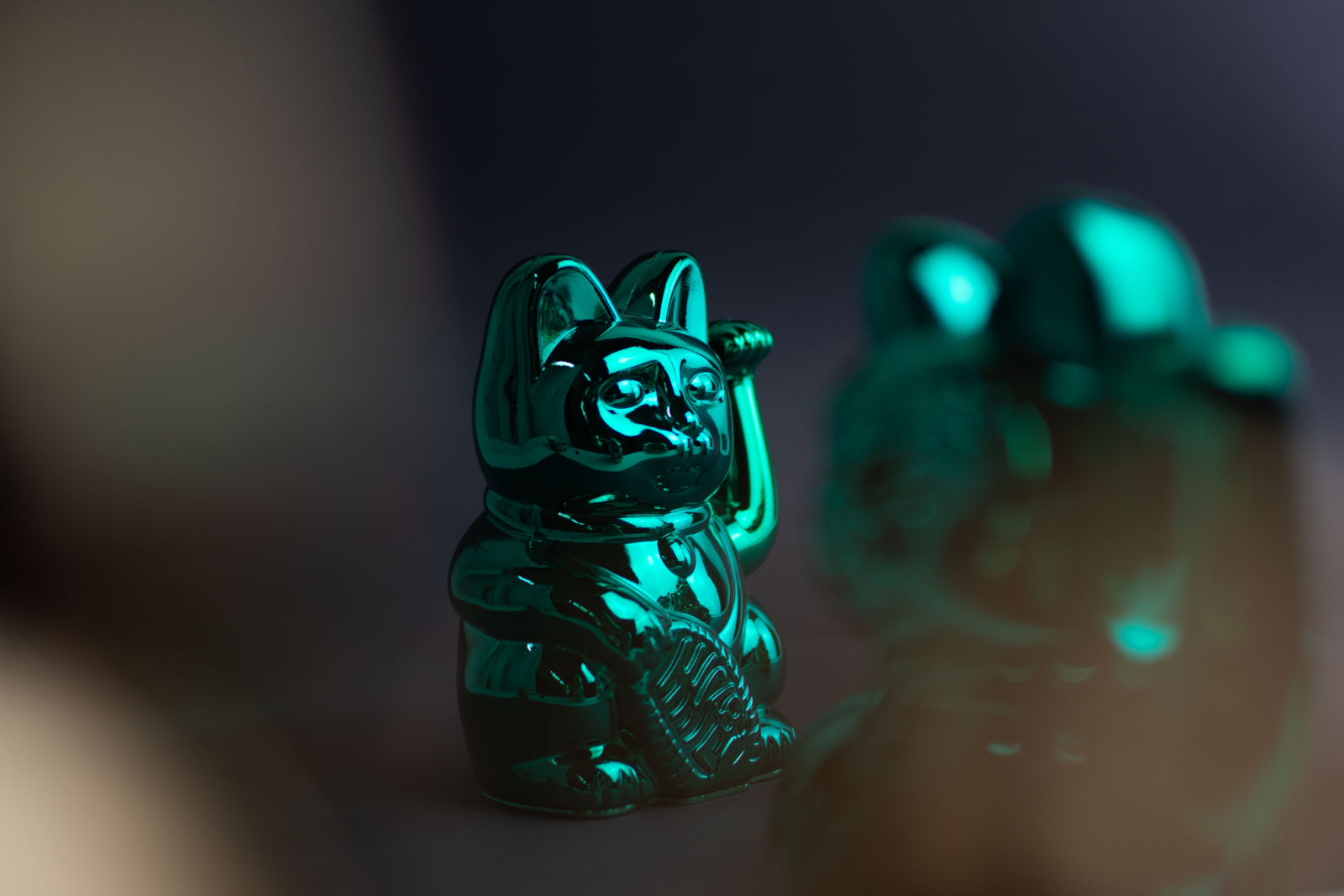 Donkey Products Lucky Cat Cosmic Winkekatze shiny teal 15cm - Produktbild 5