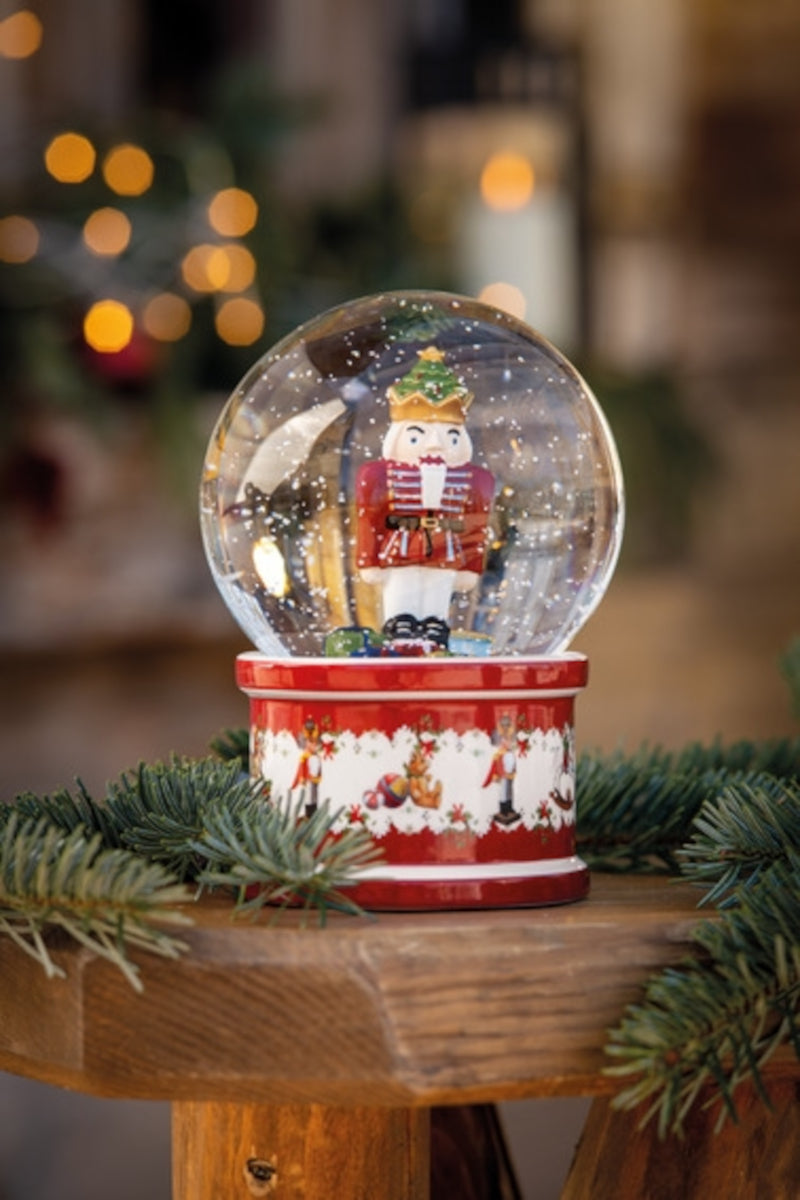 Villeroy & Boch Christmas Toys Schneekugel groß Nussknacker - Produktbild 2