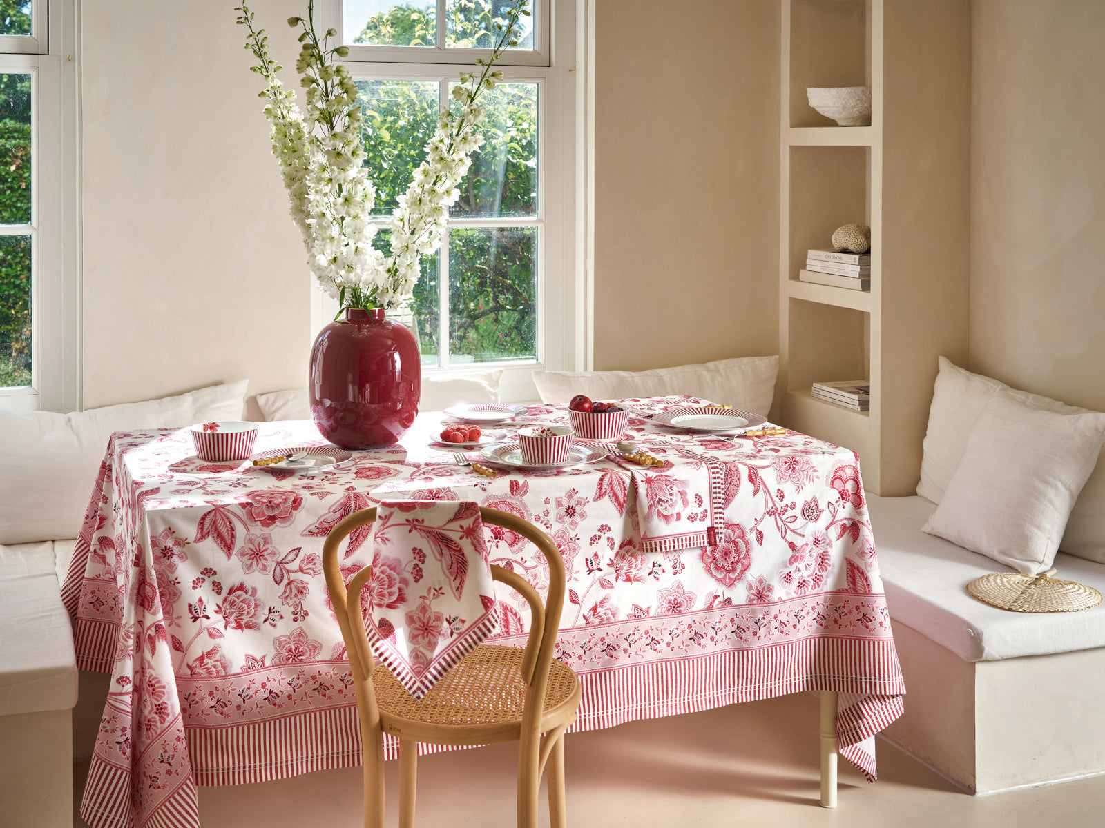 PIP STUDIO Royal Regal Flower Red Tischdecke 160x310cm - Produktbild 5