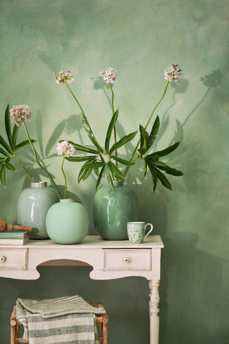 PIP STUDIO Matt Bright Green Vase Metal 23cm - Produktbild 3