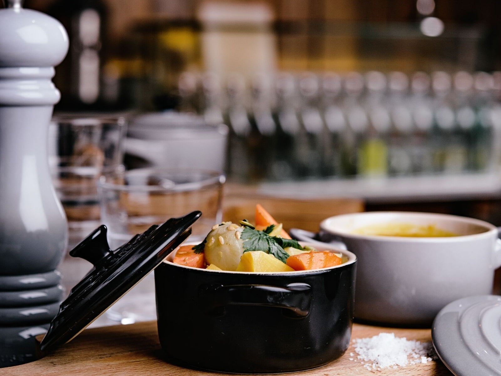 Le Creuset Salzmühle Klassik perlgrau 21cm - Produktbild 9