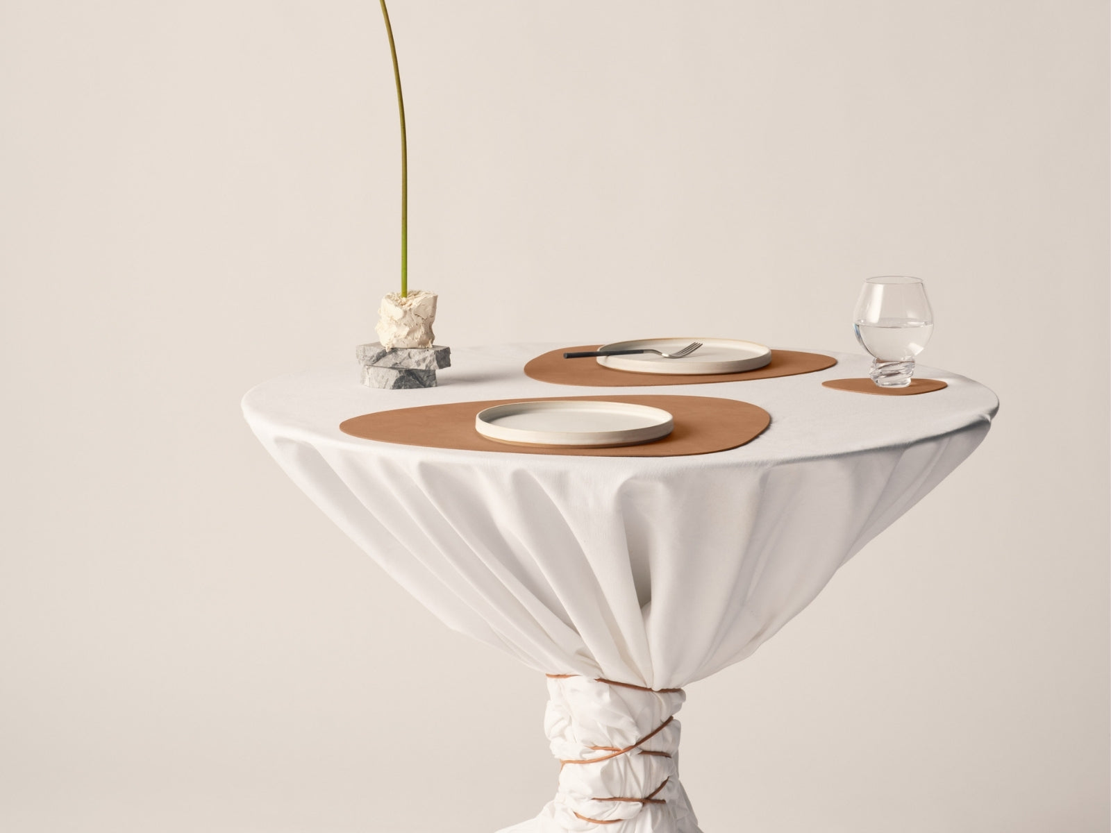 LIND DNA Corduroy Tischset Curve L nougat 37x44cm - Produktbild 5