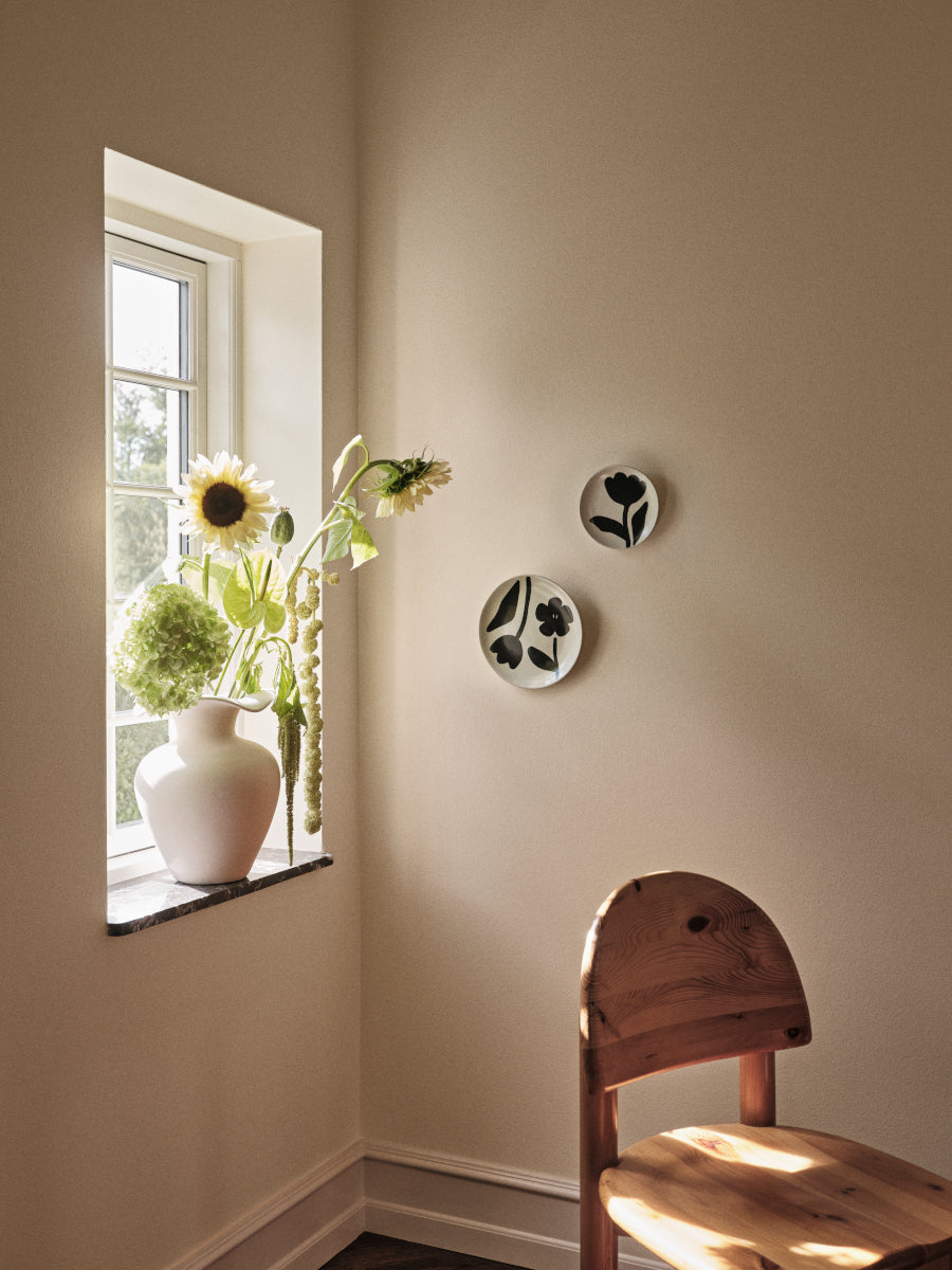 Broste Copenhagen Flora Teller black/off white white Ø20cm - Produktbild 4