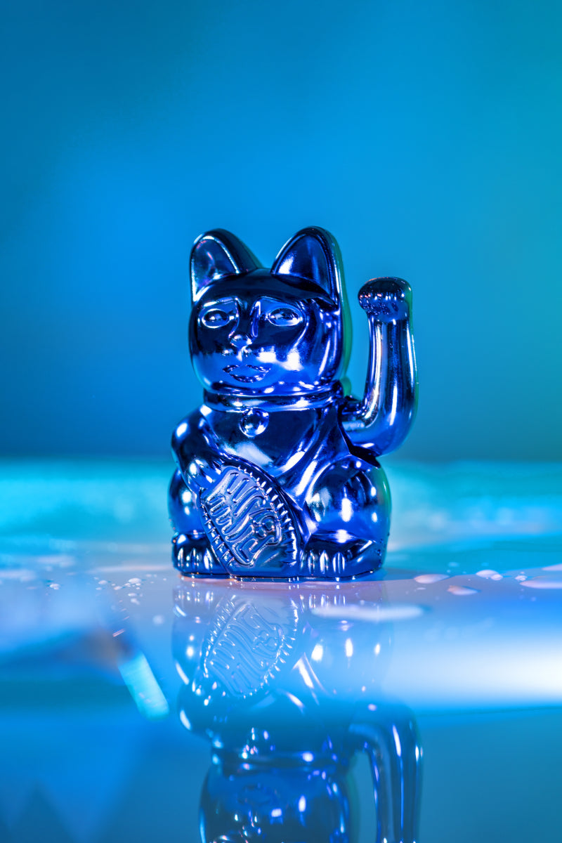 Donkey Products Lucky Cat Cosmic Winkekatze shiny blue 15cm - Produktbild 8