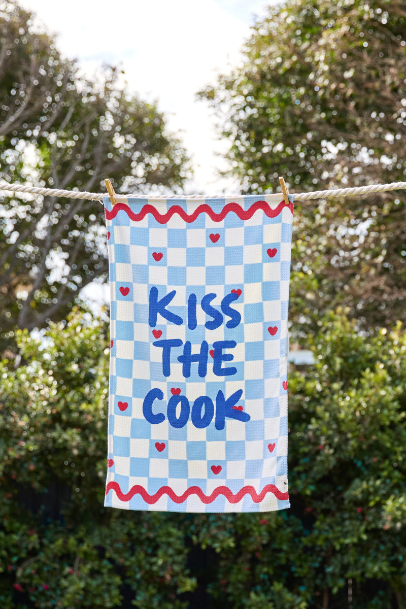 Dock & Bay Geschirrhandtuch Kiss The Cook 75x45cm - Produktbild 6