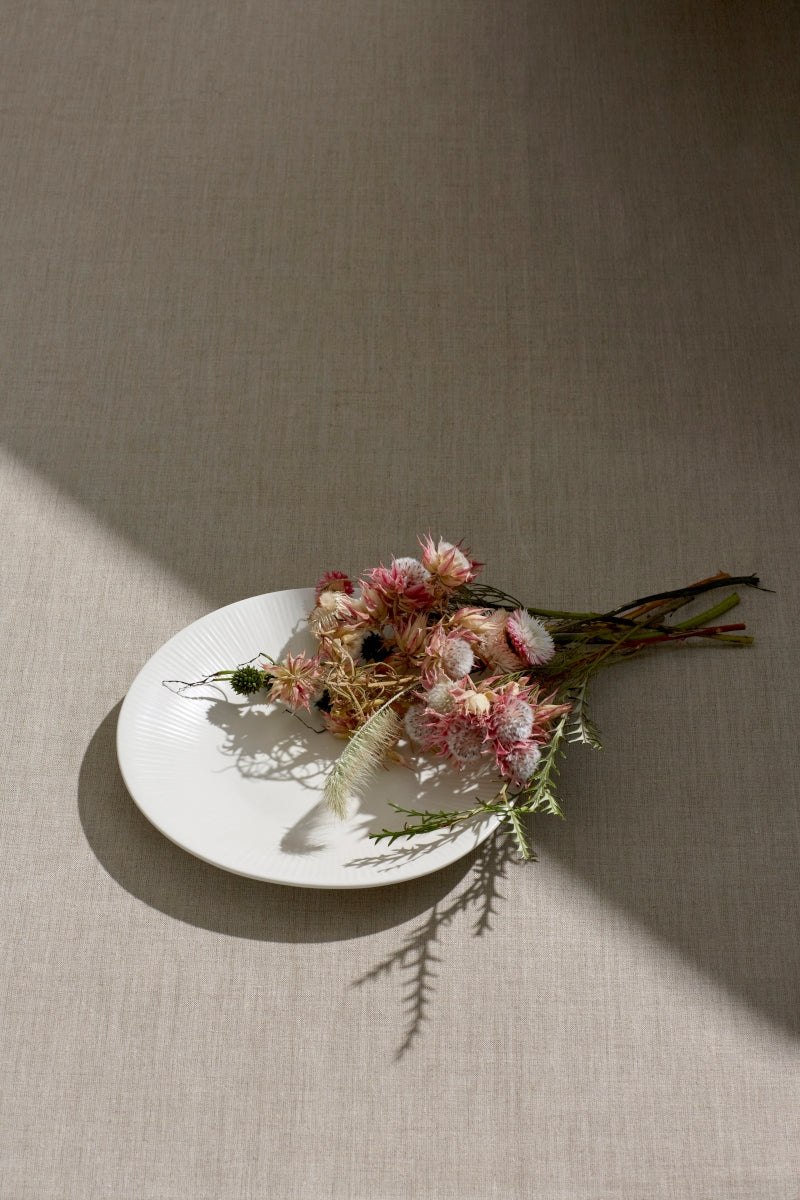 Broste Copenhagen SANDVIG soft white Speiseteller 27 cm - Produktbild 2