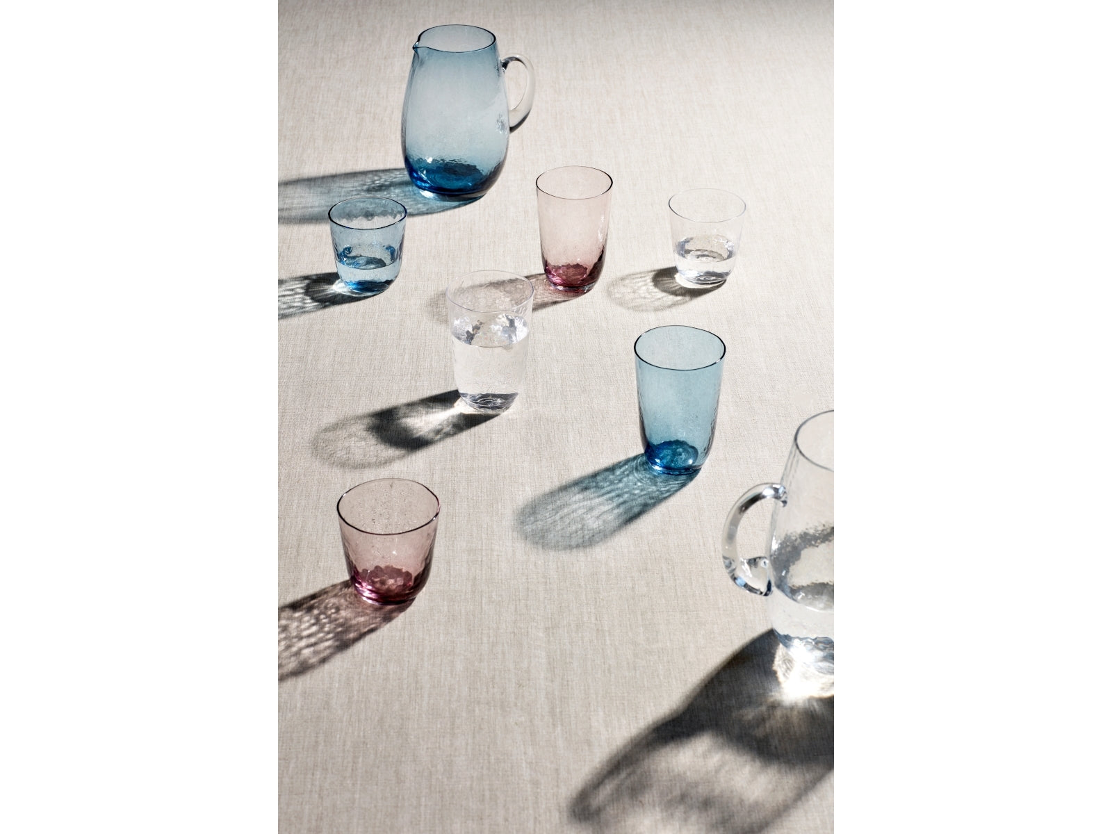Broste Copenhagen HAMMERED Trinkglas 4tlg. blau 0,335 l - Produktbild 2