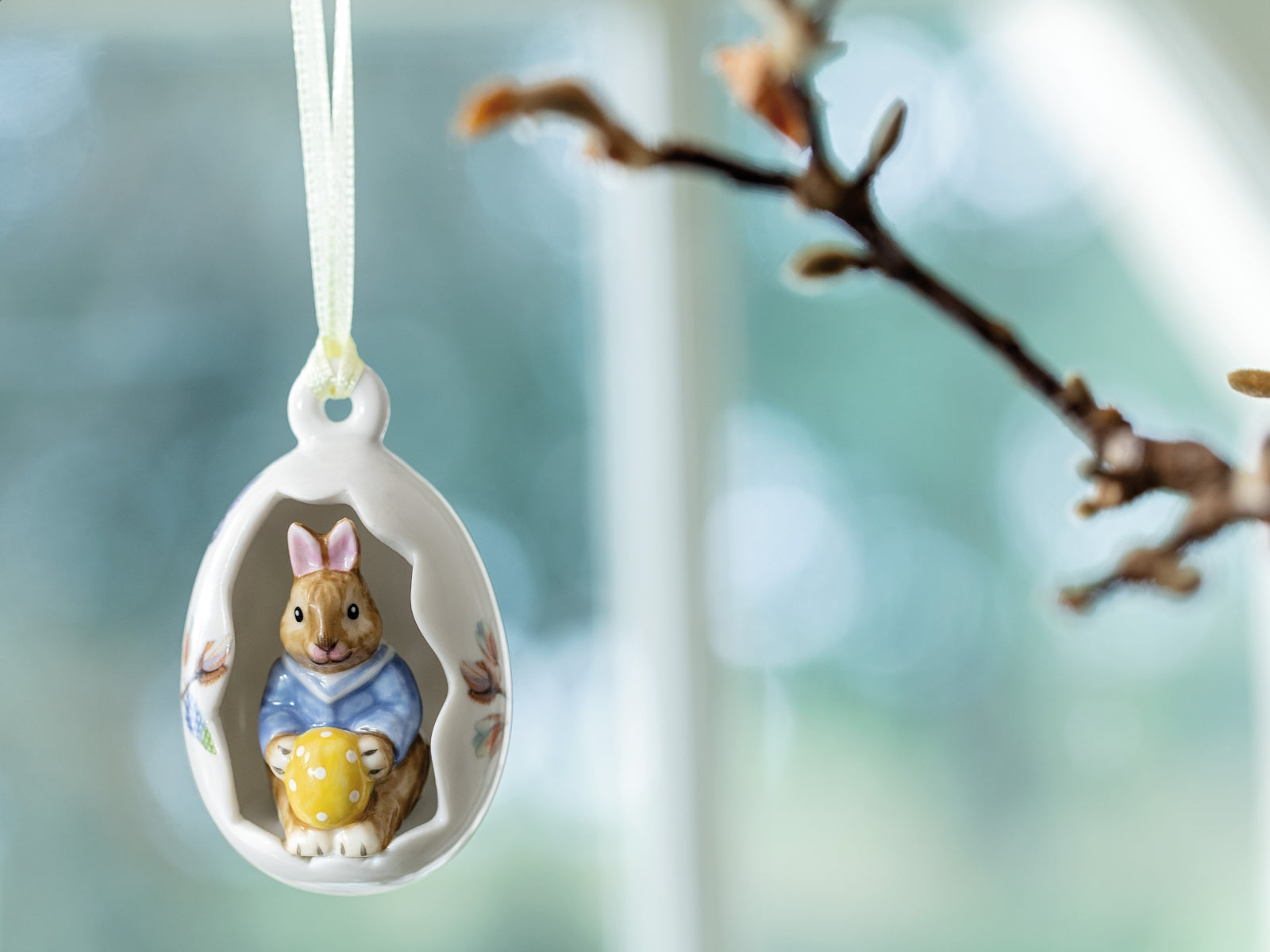 Villeroy & Boch Bunny Tales Ei-Ornament Max Blüten blau 7 cm - Produktbild 2