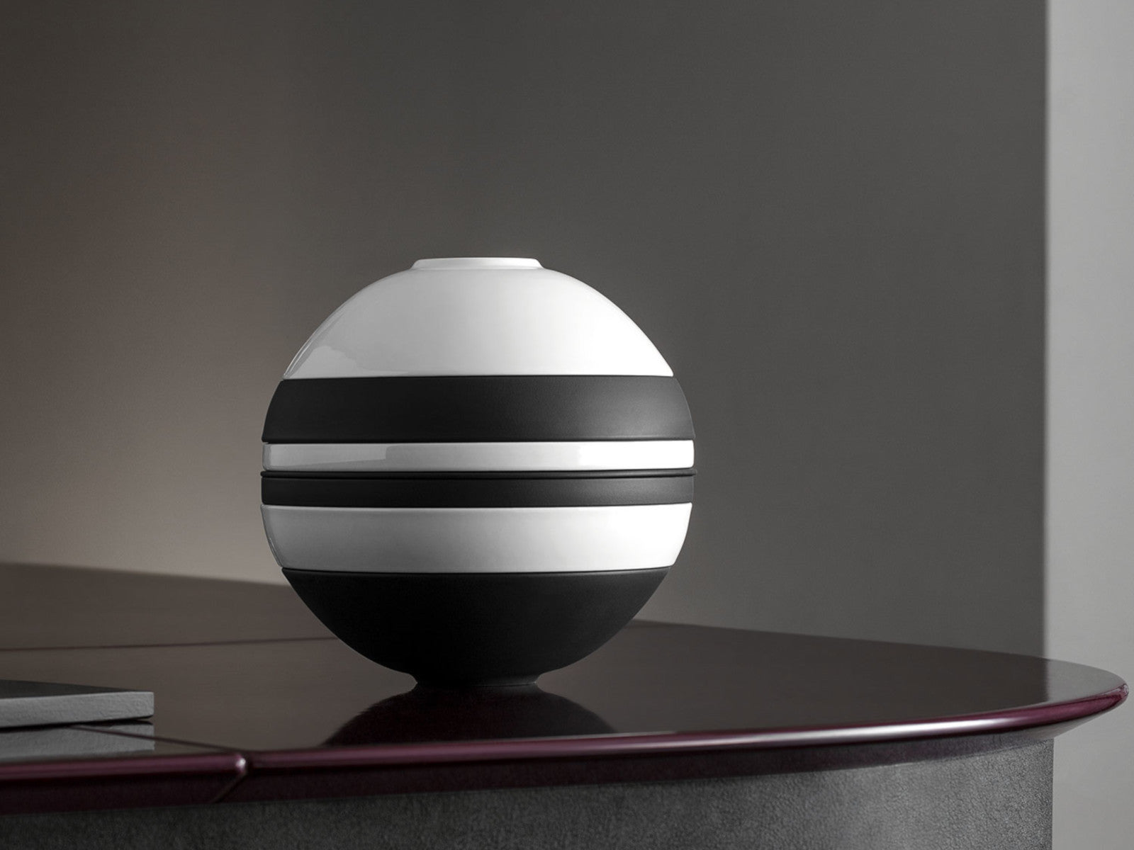 Villeroy & Boch Iconic La Boule schwarz & weiss Ø 24 cm - Produktbild 2