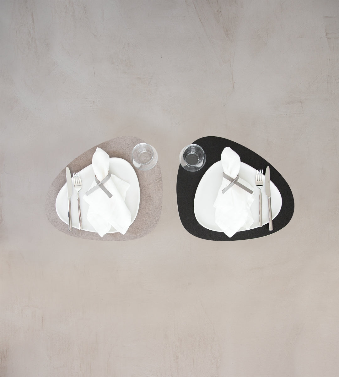 LIND DNA DOUBLE BULL Tischset Curve L warm grey/black - Produktbild 2