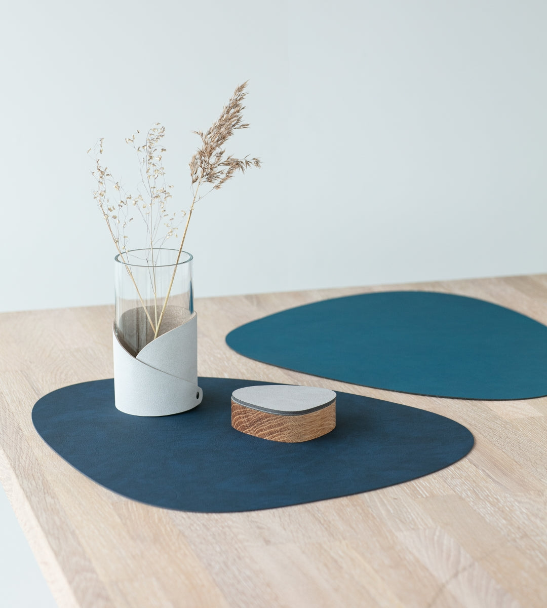 LIND DNA DOUBLE Tischset Curve midnight blue/petrol 37x44cm - Produktbild 3
