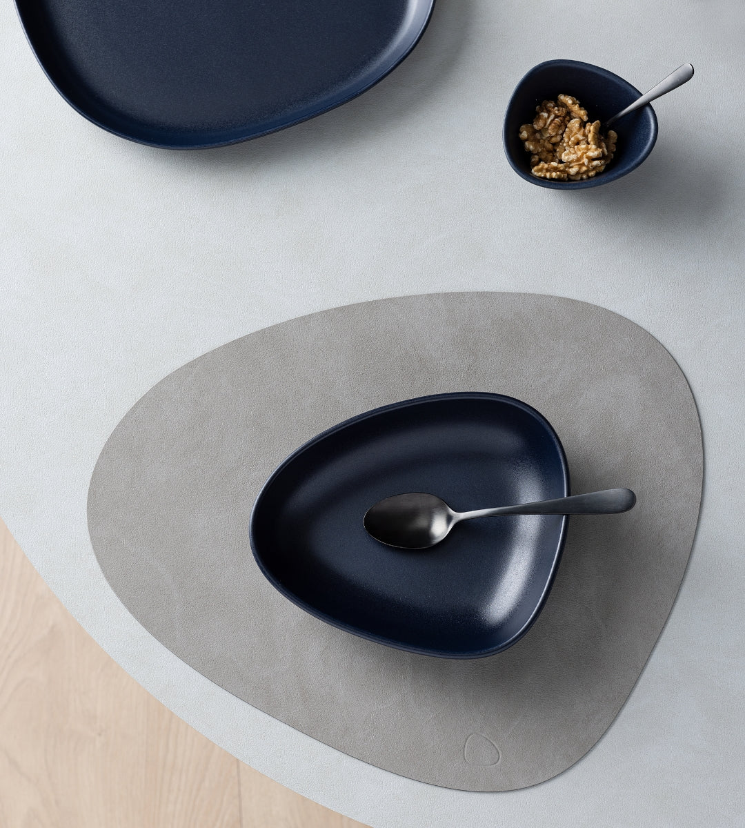 LIND DNA Curve Stoneware Suppenteller navy blue - Produktbild 8