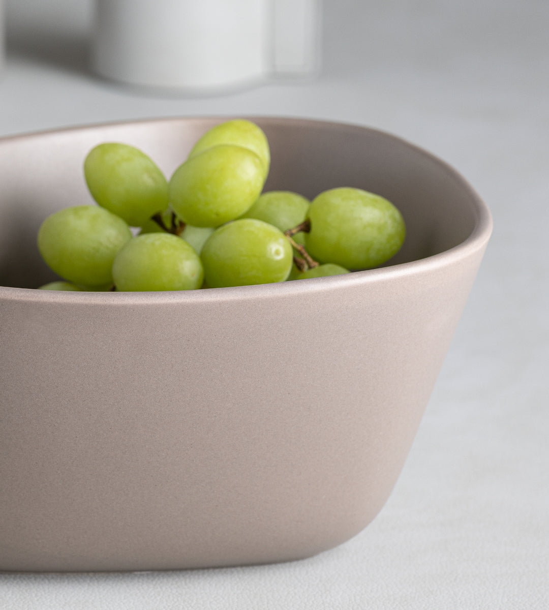 LIND DNA Curve Stoneware Bowl M warm grey - Produktbild 4