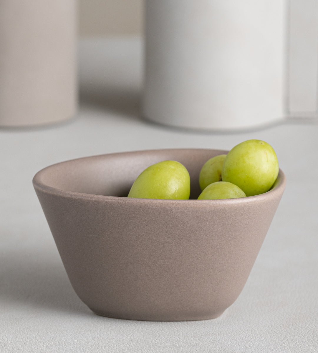 LIND DNA Curve Stoneware Bowl S warm grey - Produktbild 4
