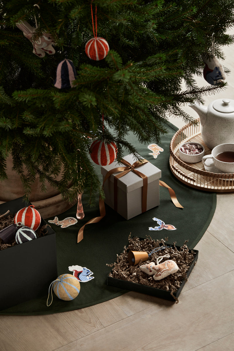 Broste Copenhagen DEER Weihnachtsbaumdecke forest green 120 cm - Produktbild 2