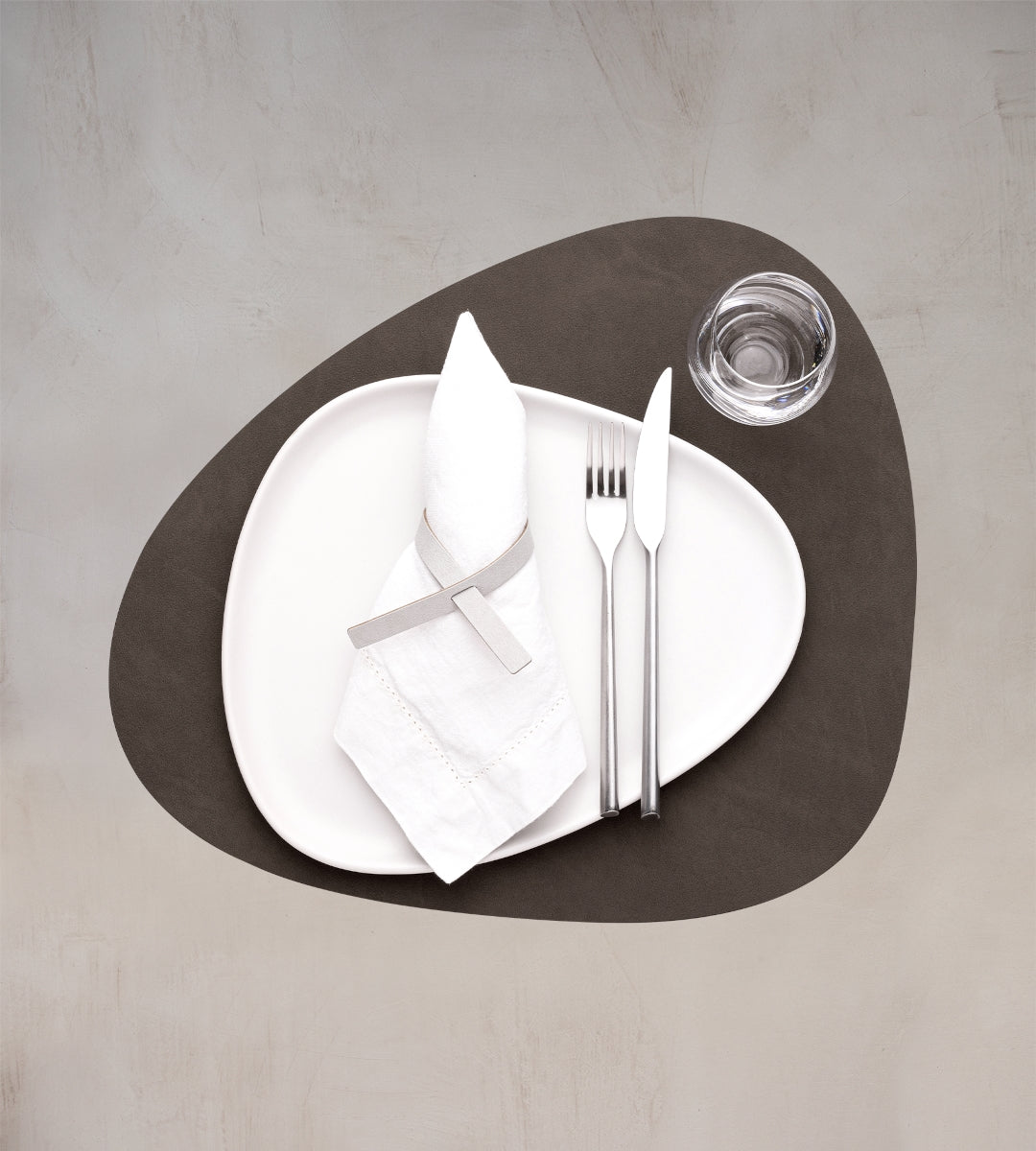 LIND DNA NUPO Tischset Curve L caviar 37 x 44 cm - Produktbild 2