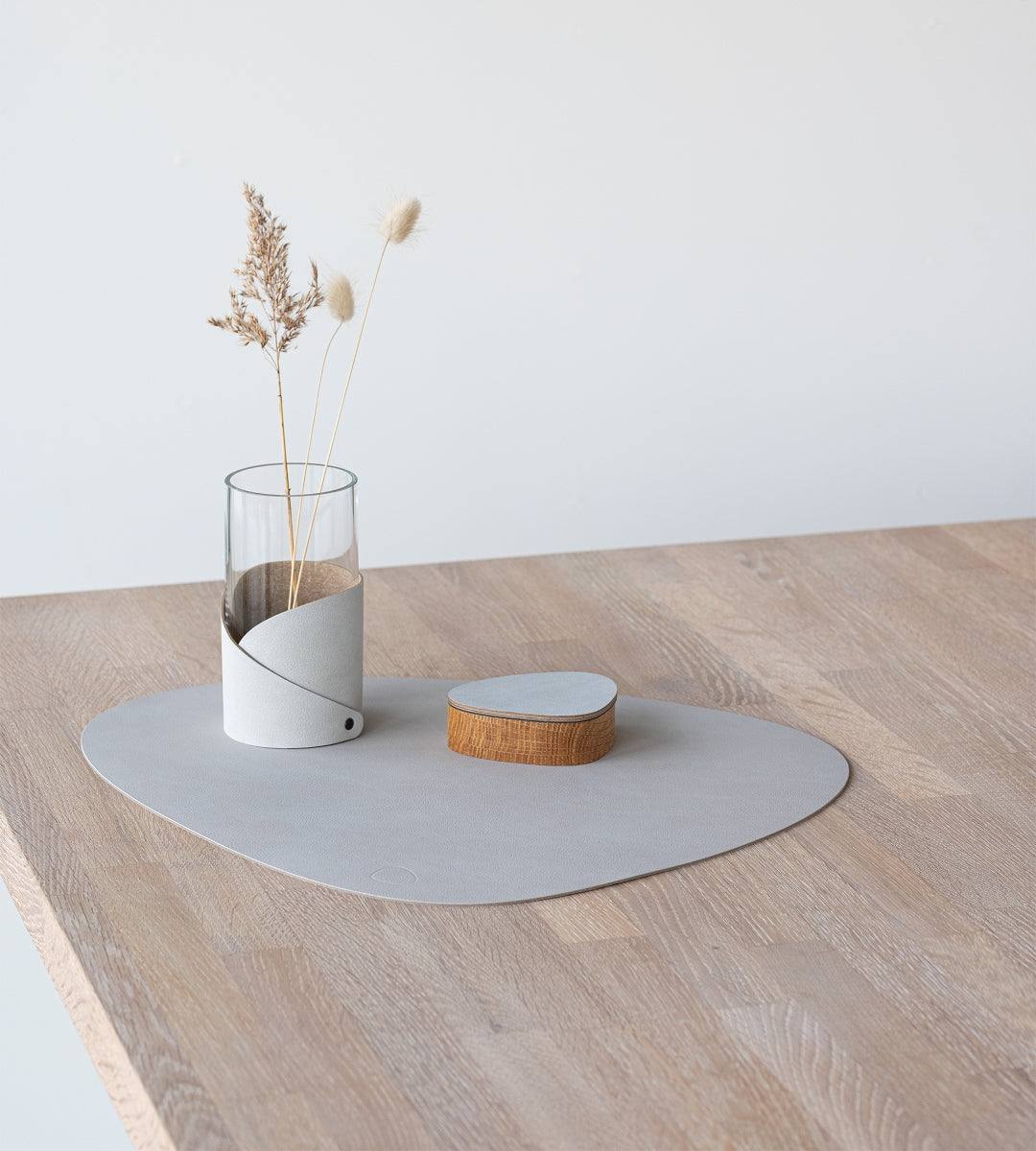 LIND DNA NUPO Tischset Curve L oyster white 37 x 44 cm - Produktbild 4