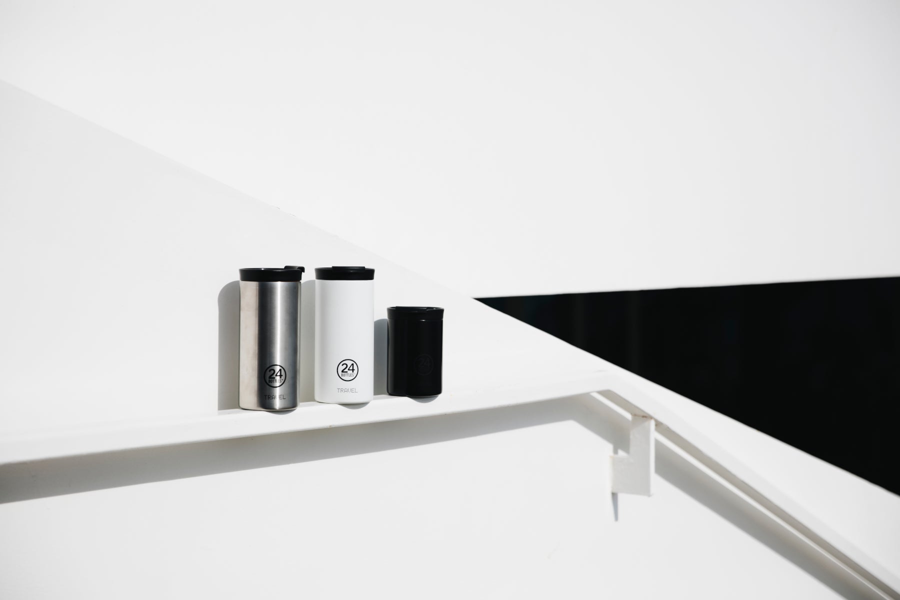 24Bottles Travel Tumbler Stone Tuxedo Black 350ml - Produktbild 3