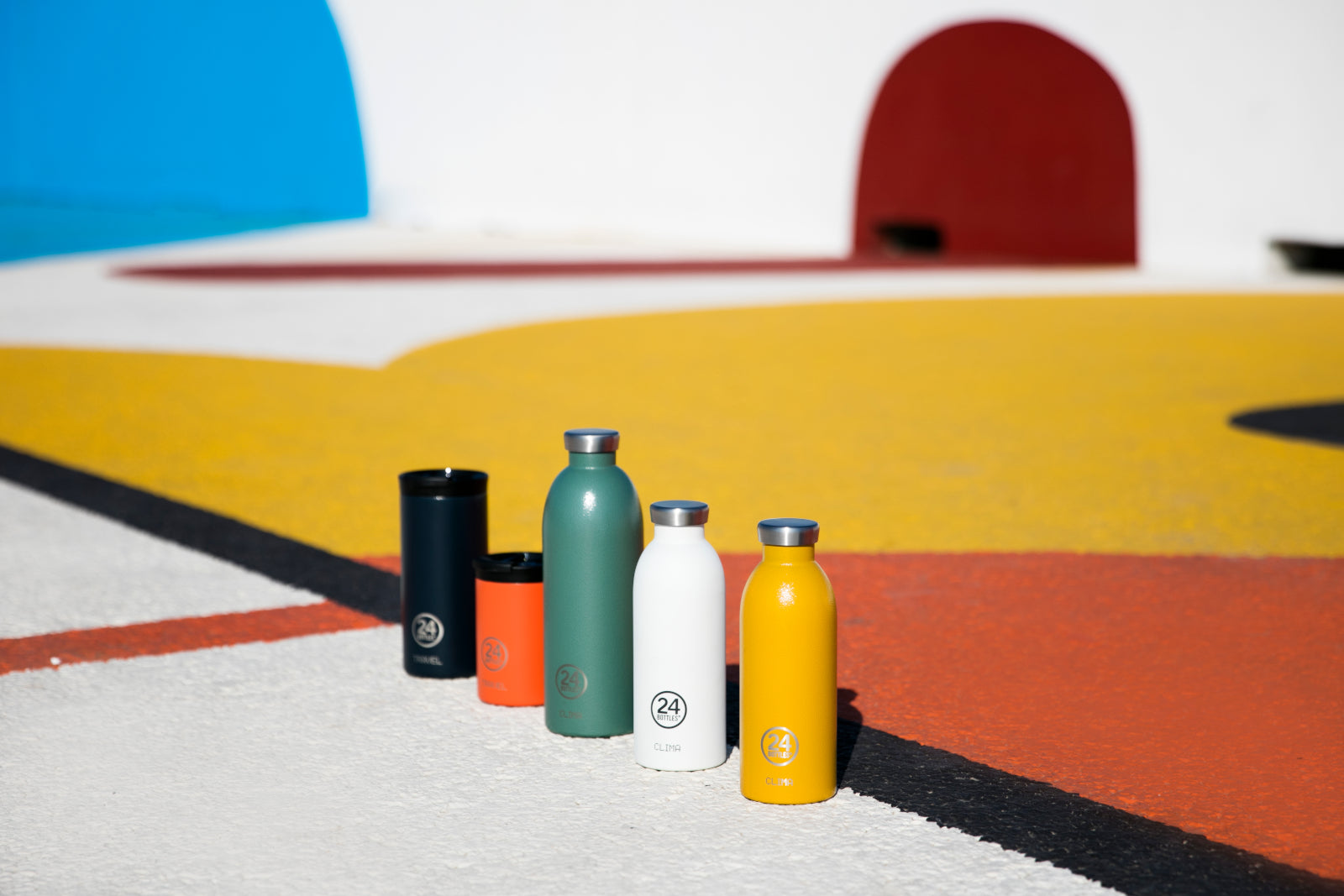 24Bottles Travel Tumbler Stone Tuxedo Black 600ml - Produktbild 3