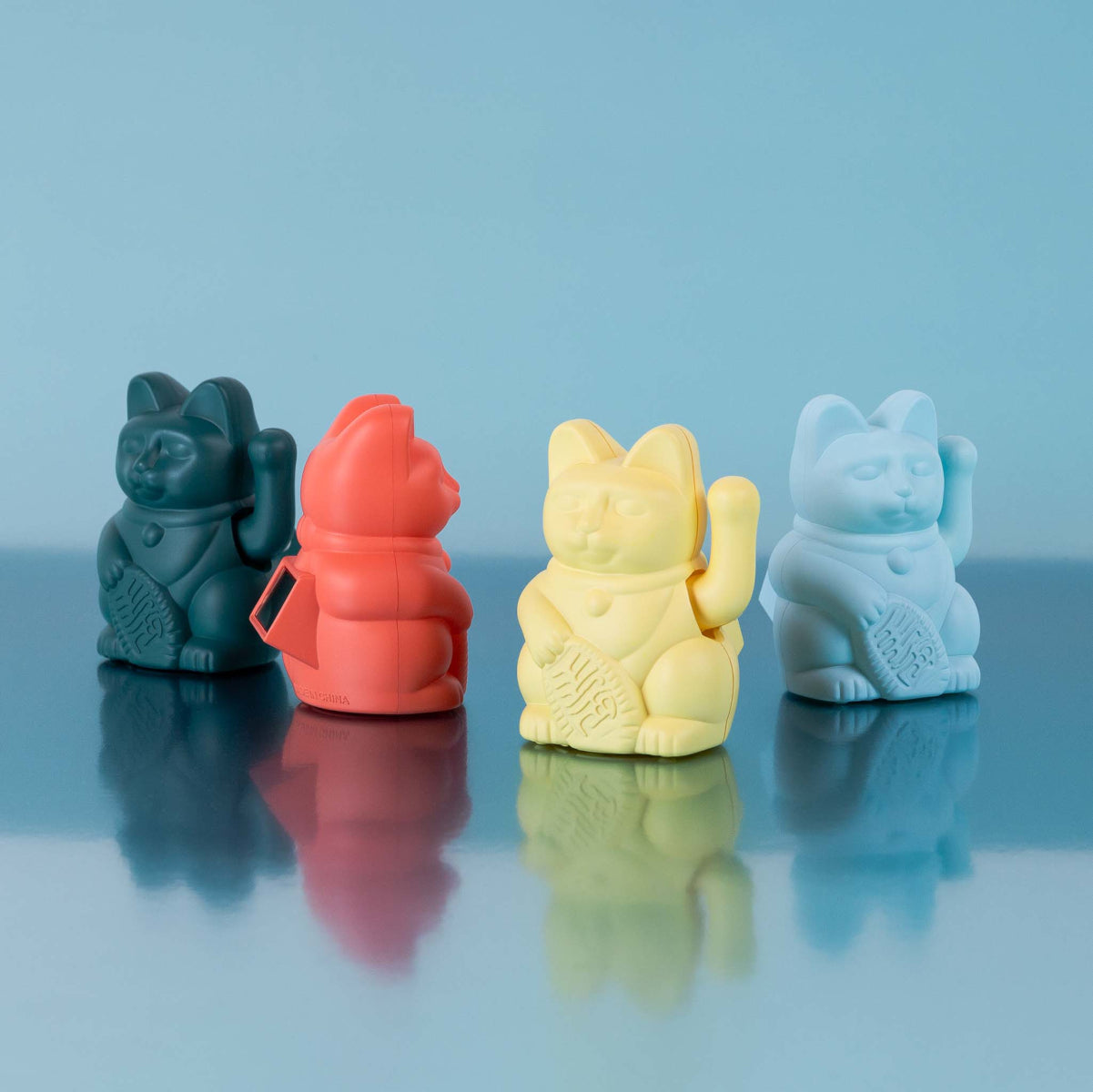 Donkey Products Lucky Cat Solar Winkekatze hellblau 6,5cm - Produktbild 7