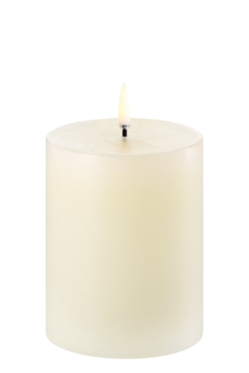 UYUNI LIGHTNING Pillar LED-Kerze Smooth ivory 10cm - Produktbild 1
