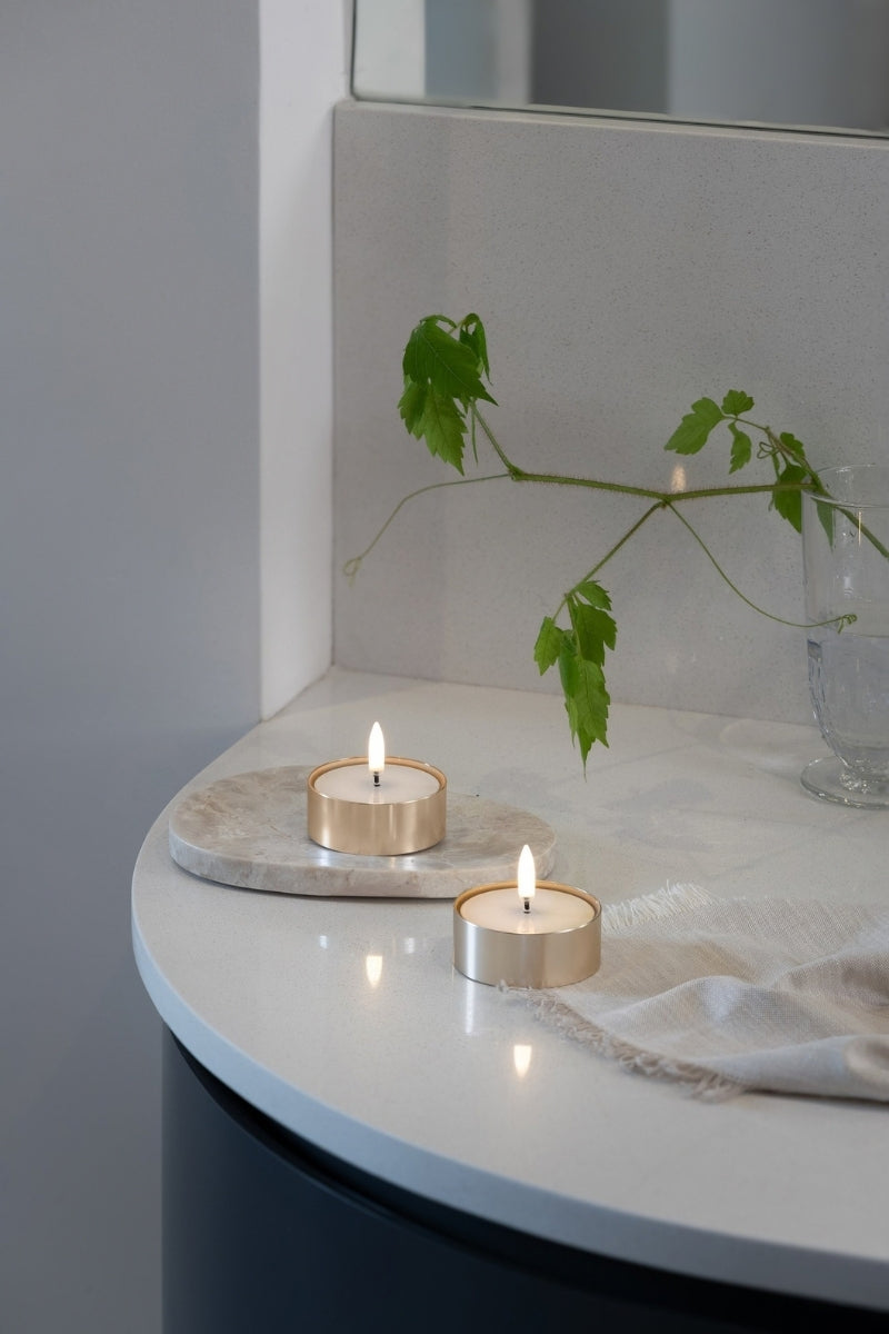 UYUNI LIGHTNING LED-Teelicht metal brass finish 2er Set Ø6,3x2,3cm - Produktbild 3