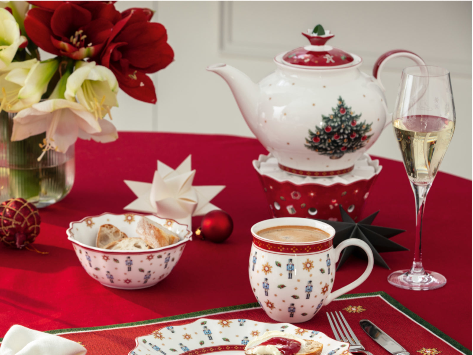 Villeroy & Boch Toy's Delight Frühstücks-Set für 2 Nussknacker 6tlg - Produktbild 3
