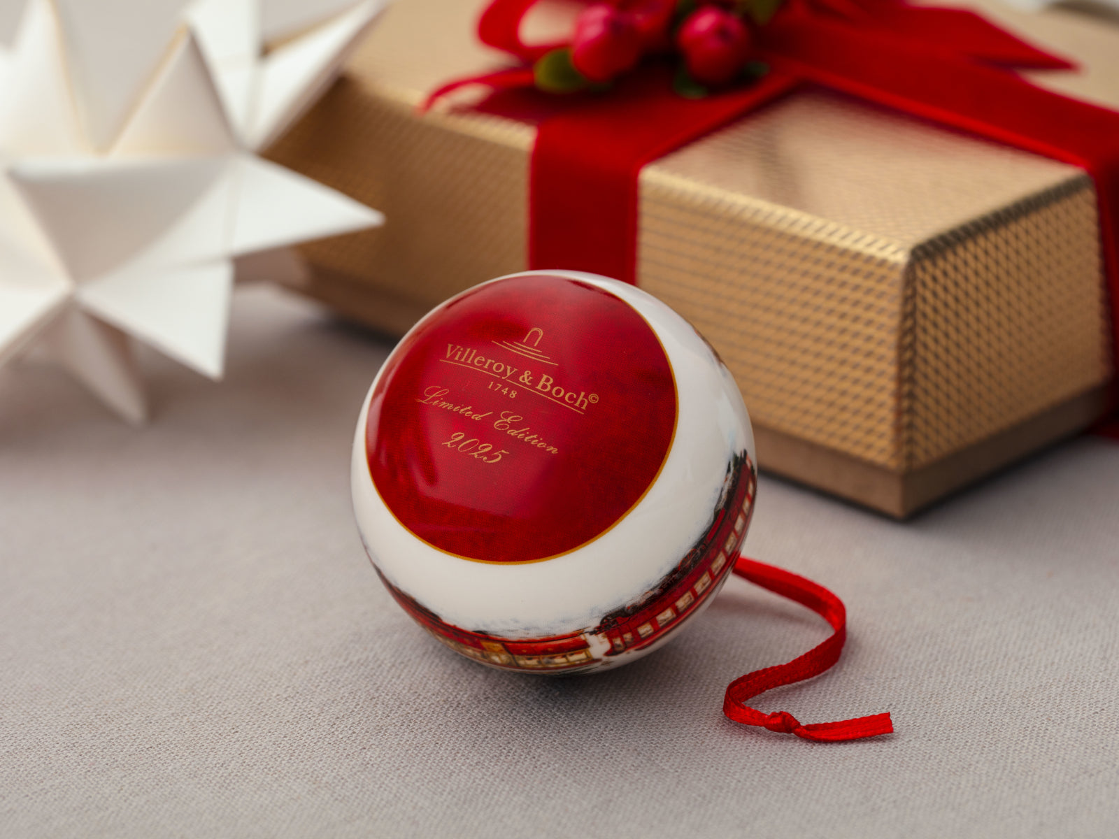 Villeroy & Boch Annual Christmas Edition Jahres-Kugel 2025 - Produktbild 5
