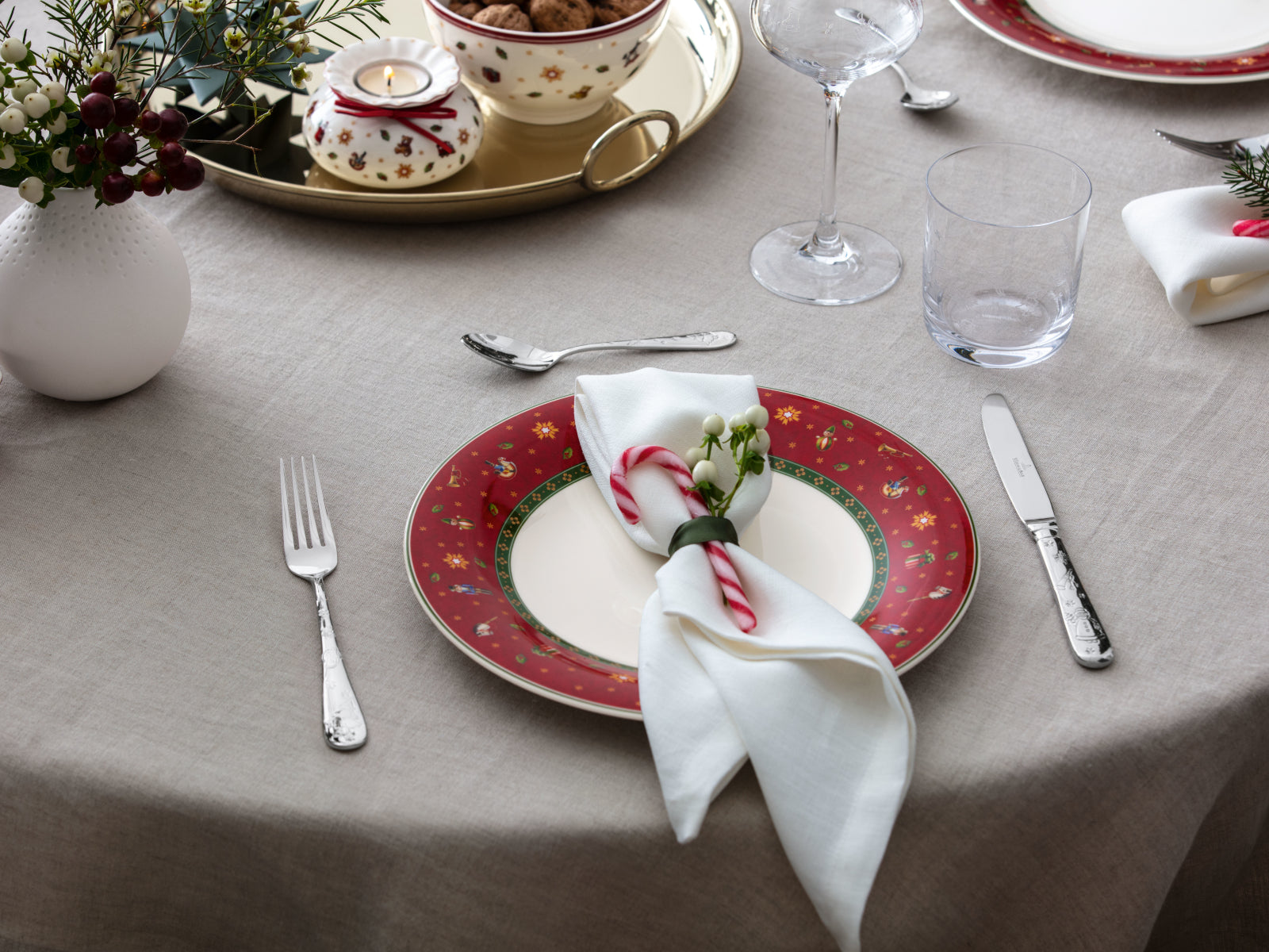 Villeroy & Boch Toy's Delight Specials Speiseteller rot 27cm - Produktbild 2