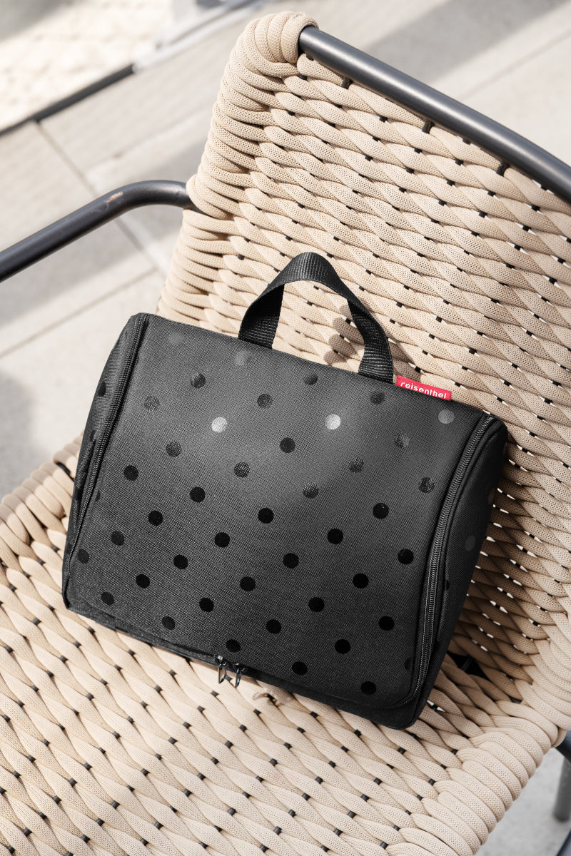 reisenthel toiletbag XL glossy dots black - Produktbild 7