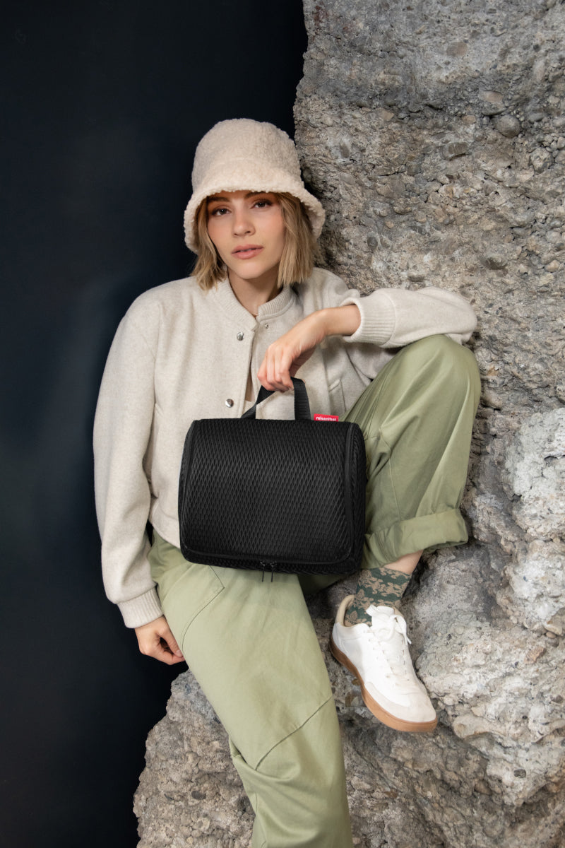reisenthel toiletbag XL mesh black - Produktbild 4